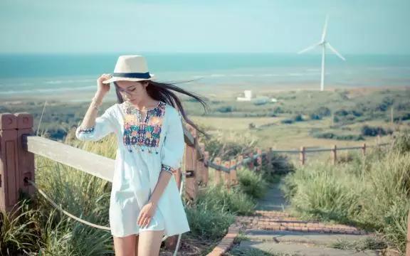 女生在你朋友圈评论又删除是什么意思?