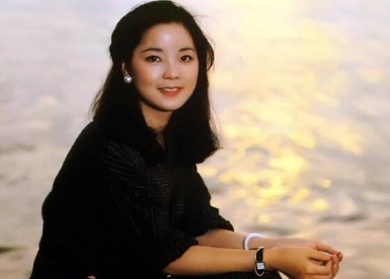 生活邓丽君经典老歌20首，关于邓丽君生涯简介  1