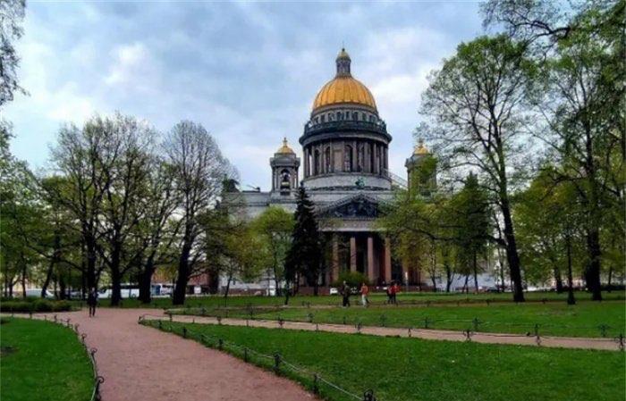 生活世界上面积最大的国家俄罗斯达1709.82万平方千米(四季分明) 3