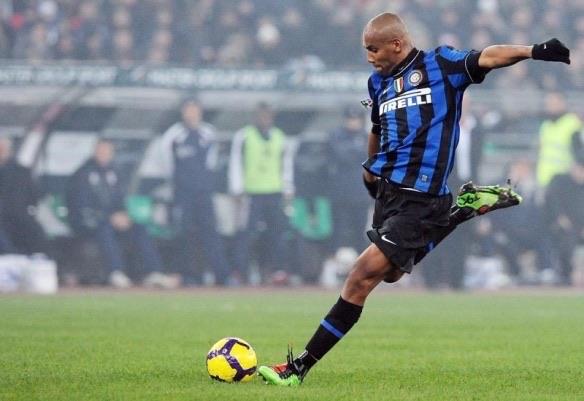 生活蓝黑闪电攻防一体，昔日“世一”此刻登场  2