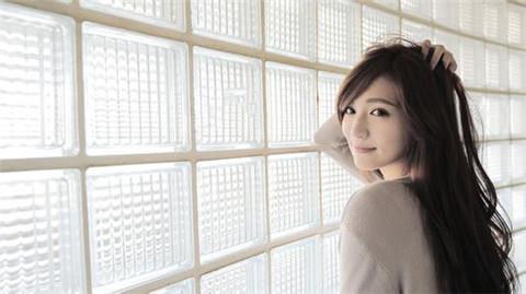 和刚认识的女生怎么聊天 和女孩子聊天怎么找话题