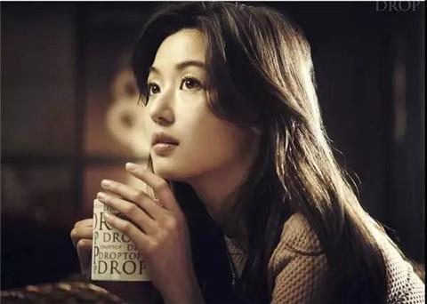 女生发嗯嗯是什么意思 女人聊天回复嗯嗯的意思是什么