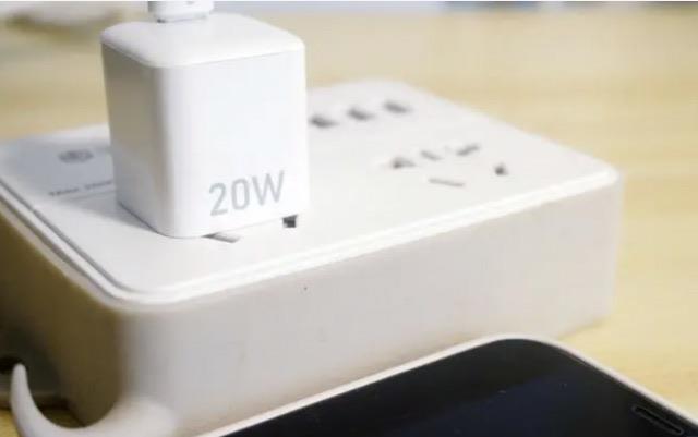 生活20w快充对电池有伤害吗?iPhone13 官网的20W快充对手机电池有伤害吗? 1