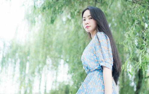 让她在她的圈子丢脸