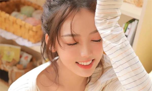 女朋友与爸爸发生争执，应该怎么处理？