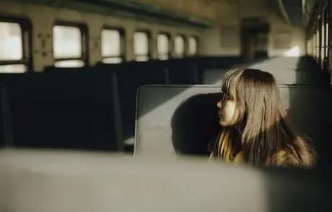 异地恋增加情感投入给足安全感