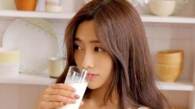 ​女人真心爱你和假装爱你的区别，帮你看清她的心