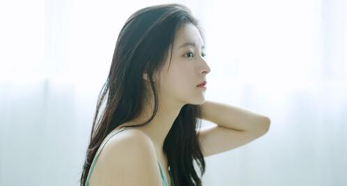 内向女生喜欢男生的表现1