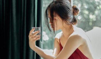 ​和女朋友分手一个月不联系还有挽回希望吗？