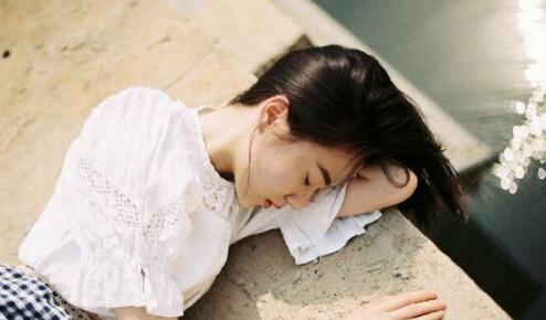 分手一个月不联系该怎么挽回一