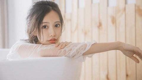 女生主动找我尬聊是什么意思4
