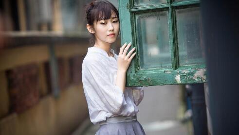 请女生帮忙要微信