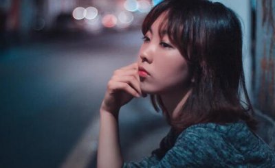 ​晚上和女生聊什么话题可以增进感情？