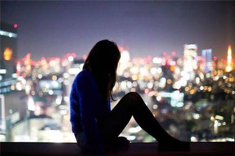 女生深夜发朋友圈是什么意思2