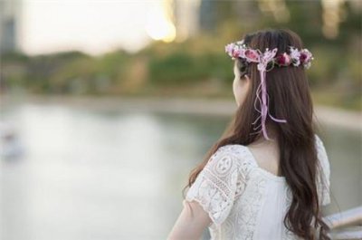 ​喜欢的女生发朋友圈要点赞吗？喜欢的女生发照片怎么评论