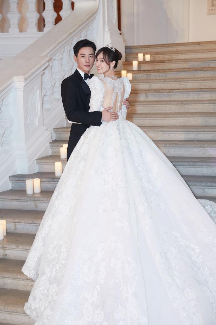 郭晓婷还原婚礼现场：罗晋太紧张一直笑场，不让带手机另有原因
