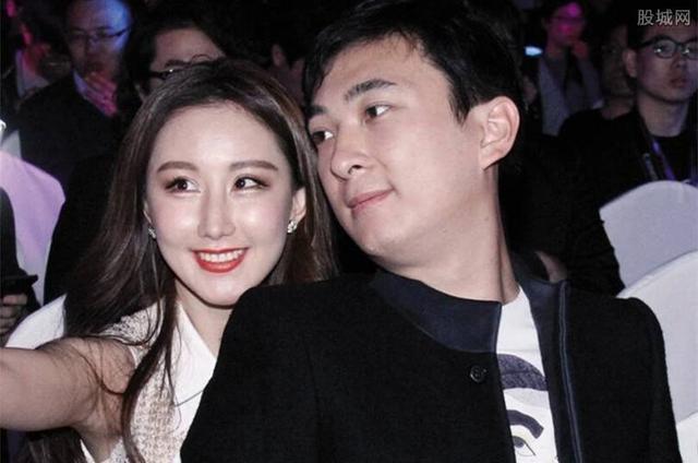 这个女人不简单！搭上王思聪，合作陈伟霆，现在又把周星驰当目标