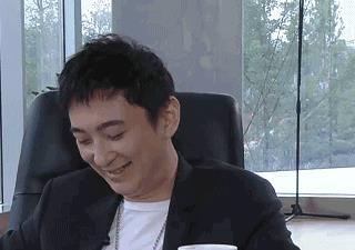 这个女人不简单！搭上王思聪，合作陈伟霆，现在又把周星驰当目标