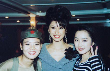 曾是唱功一流的女歌手，因事业不顺患上抑郁症，28岁在家跳楼身亡