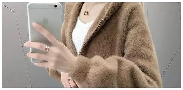 新上架“水貂绒”外套，火了，高贵时尚还便宜，比羽绒服还保暖