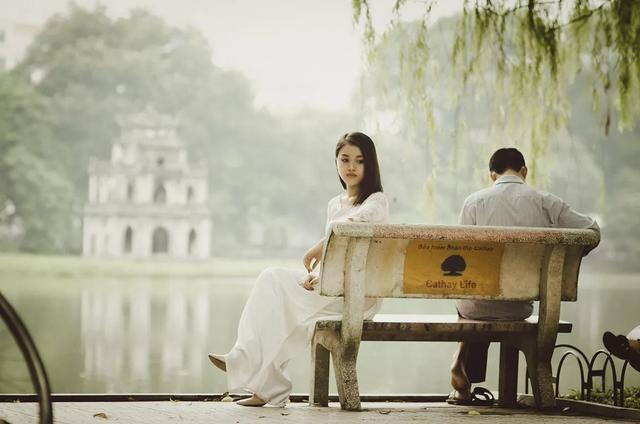 婚外情的五个表现，沾染其中一个就要主意了