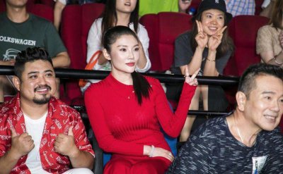 ​7位“晶女郎”境况：李美琪与老公差18岁！