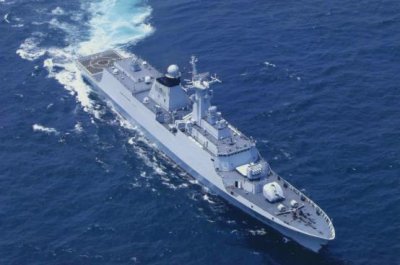 ​中国海军新型054A亮相，不能携带直-20，导弹性能和拦截能力更强
