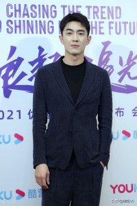 ​王思聪与林更新是表兄弟吗？