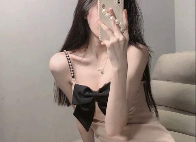 ​女生出现这些细节就说明她喜欢你(女生三种行为说明她喜欢你)