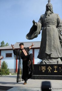 ​浅谈白义海的功夫造诣，当过8074武警部队教官，曾1人打跑8个小偷