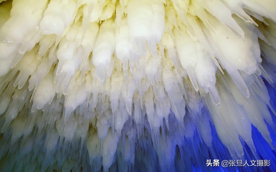 山西云丘山有一个天然的冰洞，是当今中国发现最大的冰洞 
