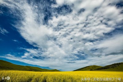 ​上联是：行云流水天上过，凭海临风；请你对下联
