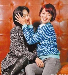 ​活佛老公阿雅终于露出真容：女儿六岁了，三人享受天伦时光