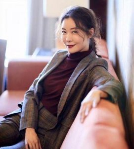 ​18岁起阅男无数，52岁仍未满足，“人间尤物”柯蓝的情感历程