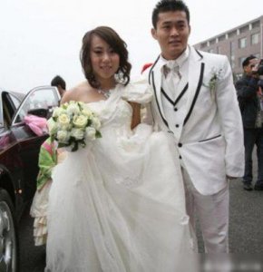 ​丫蛋与二婚丈夫亮相，婆婆比儿媳更显年轻，丈夫小鹏飞状态略逊于前夫