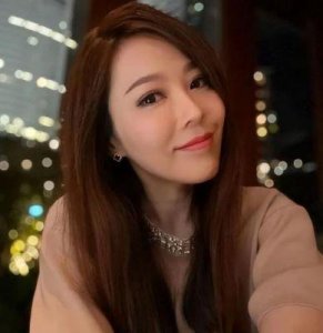​郑中基被称为“太子基”的原因及其现状，以及妻子余思敏的近照曝光