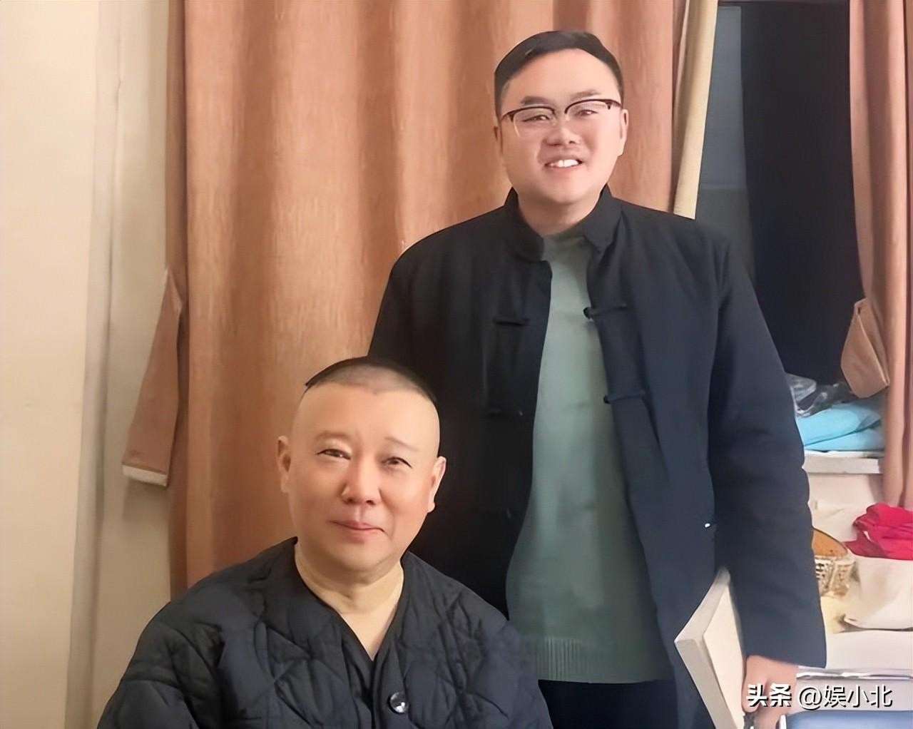 三年春晚连失误，换个舞台又笑场，岳云鹏为何还能成为春晚宠儿？