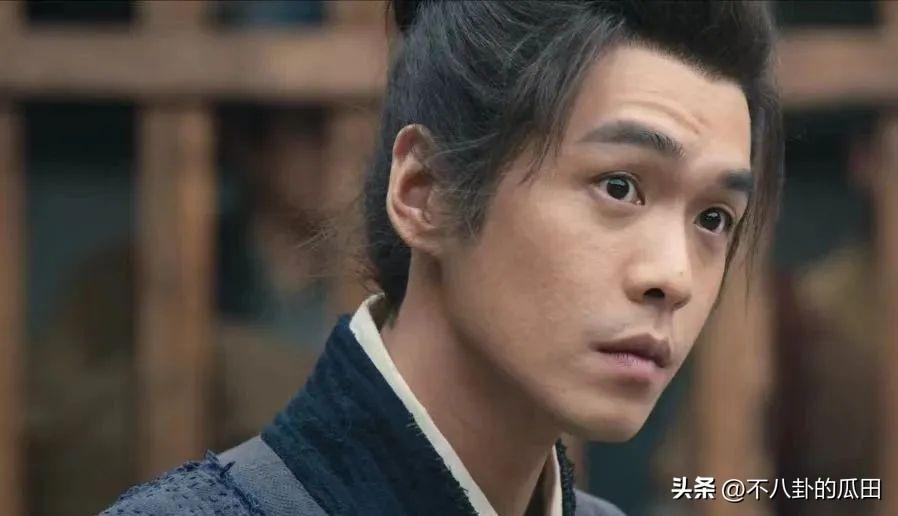 刚开播就排名第一，张若昀又出“王炸”剧，看完4集我会追到底