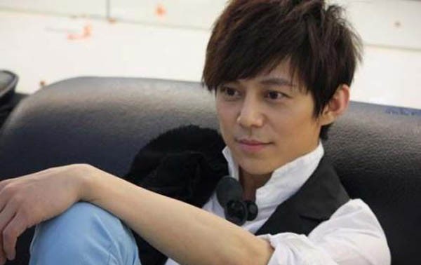 何炅老婆王菁资料照片 曾是《演艺圈》的运作总监