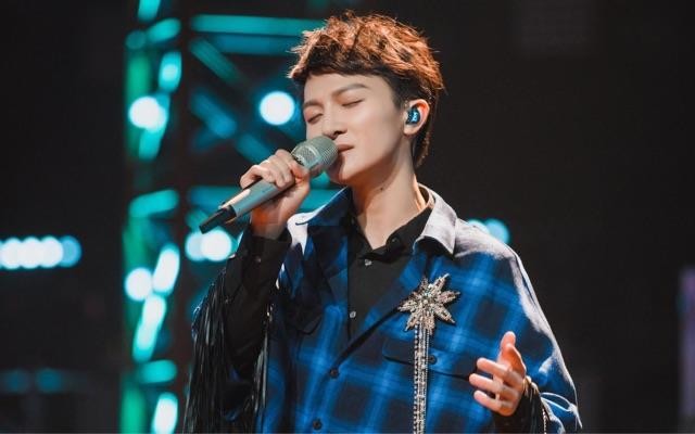 娱乐周深原名为什么叫周星星，揭秘周深改名背后的故事  2
