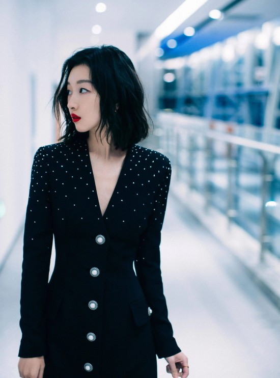 单眼皮也能出美女：周冬雨