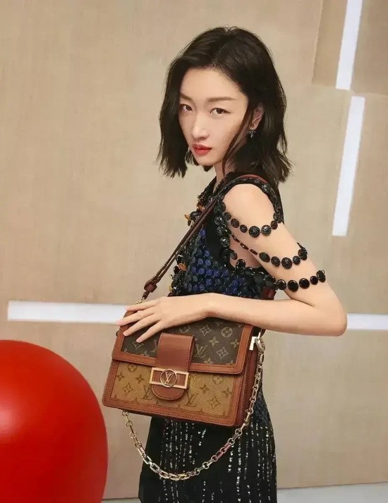 单眼皮也能出美女：周冬雨