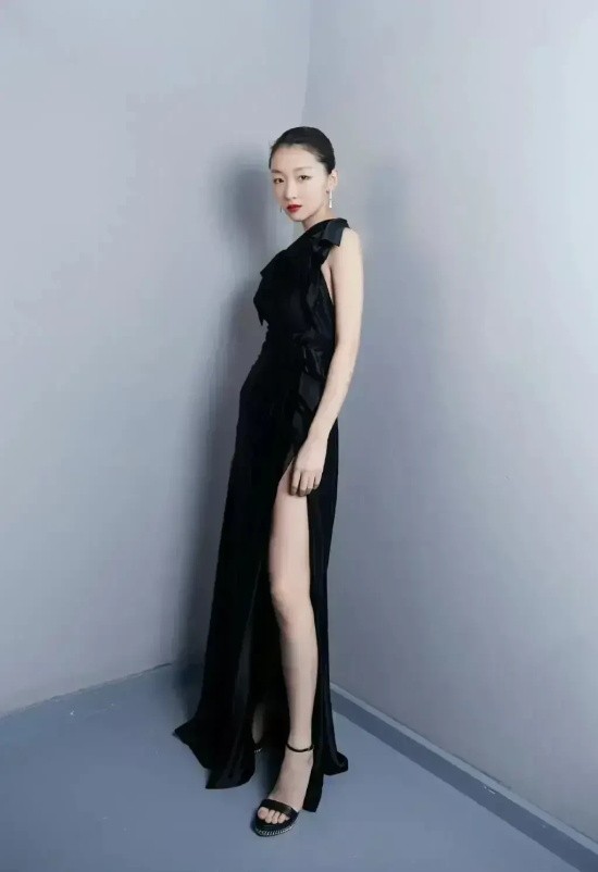 单眼皮也能出美女：周冬雨