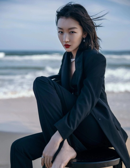 单眼皮也能出美女：周冬雨