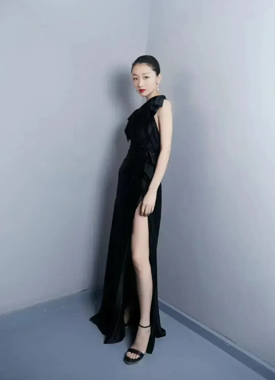 单眼皮也能出美女：周冬雨