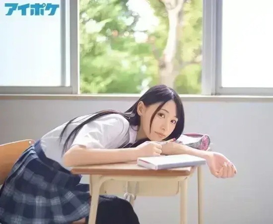 呆、萌、痴、纯的天使亚梦写真合集，含情脉脉的大眼萌妹！