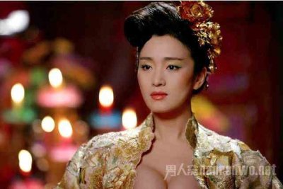 ​巩俐的胸围多大  同为影后巩俐的胸比章子怡大多了