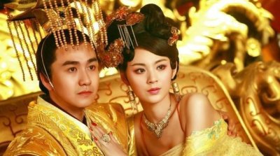 ​唯一两位皇后并列后宫——左皇后、右皇后，谁才是最后的赢家