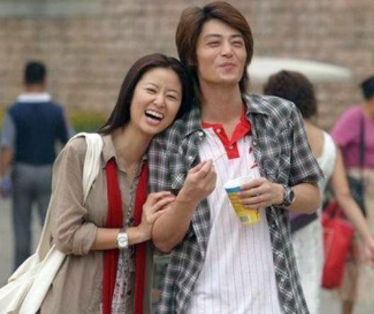 曾被白睡8年，男友却勾搭上闺蜜，如今走向人生巅峰，人人羡慕