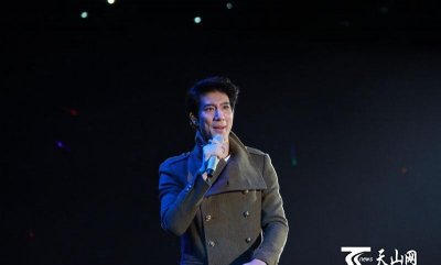 ​王力宏乌鲁木齐演唱会（王力宏尚雯婕等来疆献歌）